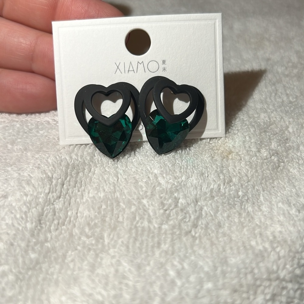New Green stone heart earrings - Picture 5 of 5
